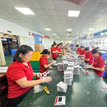 807太阳能道钉灯